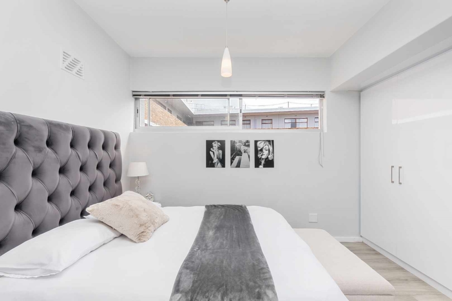To Let 1 Bedroom Property for Rent in Sea Point Western Cape